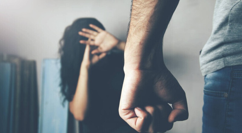 Rejudecarea unui caz de violență domestică: Curtea de Apel Constanța revine asupra unei sentințe inițiale de amendă pentru inculpat 1 proces de violenta in familie curtea de apel constanta a dispus rejudecarea unui dosar dupa ce inculpatul fusese condamnat la amenda penala 68af7d09396fa