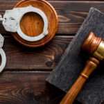 Justiția în acțiune: Procuror acuzat după încercarea de a proteja un preot implicat într-un caz de viol asupra unei minore. Ce acuzații îi sunt aduse? 3 procurorul care a incercat sa scape un preot de dosarul de viol asupra unei minore a fost trimis in judecata ce acuzatii i se aduc 688cc3ca5e2bd