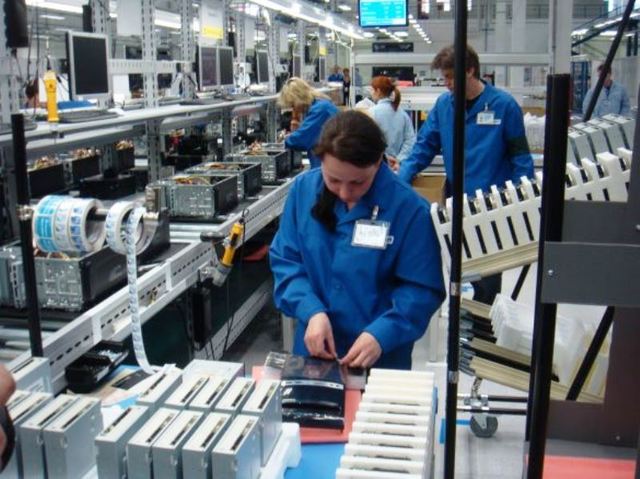 Industria în declin: o scădere de 2% în prima jumătate a anului 1 productia industriala a scazut cu 2 in primul semestru 689d8ea93a386
