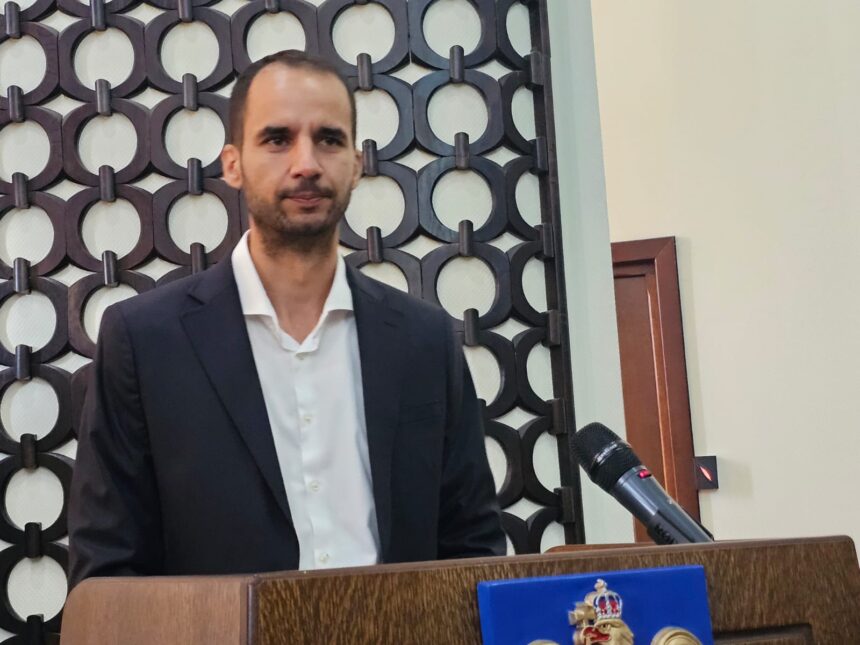 Planul de reducere a salariilor directorilor din cadrul Consiliului Local Constanța a fost respins de consilieri 1 proiectul prin care se dorea micsorarea indemnizatiile directorilor societatilor din subordinea consiliului local constanta nu a trecut de votul consilierilor 68b0b5c845e81