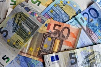 promisiunea de 750 miliarde de dolari a ue pentru energie laudata de trump ridica semne de intrebare privind fezabilitatea 6894f8b9a8a19