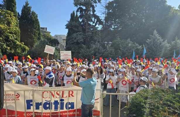 protest al sindicalistilor in fata prefecturii constanta 68aed17785198