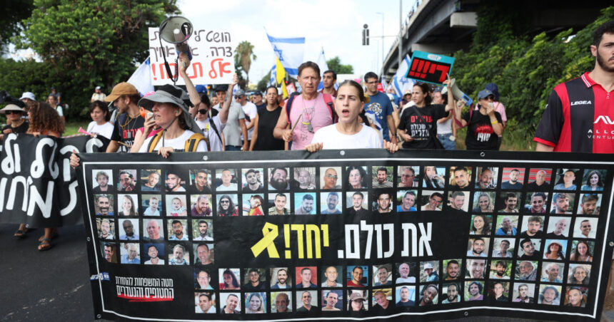 Israelul în Focul Protestelor: Oamenii strigă pentru negocierea eliberării ostaticilor reținuți de Hamas 1 proteste in israel manifestantii cer un acord pentru eliberarea ostaticilor de catre hamas 68a1ab7deffa7