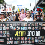 Israelul în Focul Protestelor: Oamenii strigă pentru eliberarea ostaticilor din mâinile Hamas! 2 proteste in israel manifestantii cer un acord pentru eliberarea ostaticilor de catre hamas 68a1b51ec7f5f
