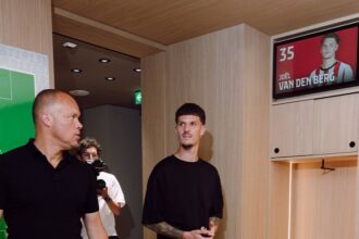 psv a facut anuntul despre dennis man la nici 24 de ore dupa transfer asta am vrut sa facem 689c3544c46ca