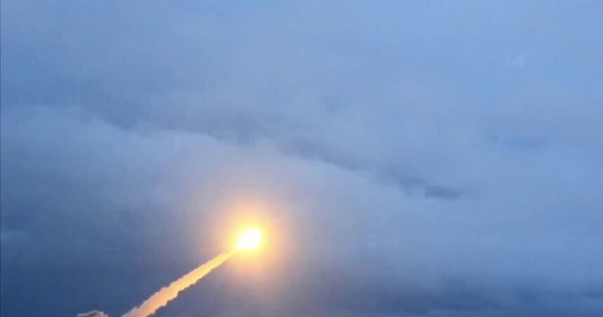 Planul lui Putin de a-l provoca pe Trump în Alaska cu „Cernobîlul zburător”: Rușii pregătesc testarea rachetei nucleare „Skyfall” 1 putin vrea sa l intimideze pe trump in alaska cu cernobilul zburator rusii gata sa testeze skyfall racheta cu propulsie nucleara 689d68a345746