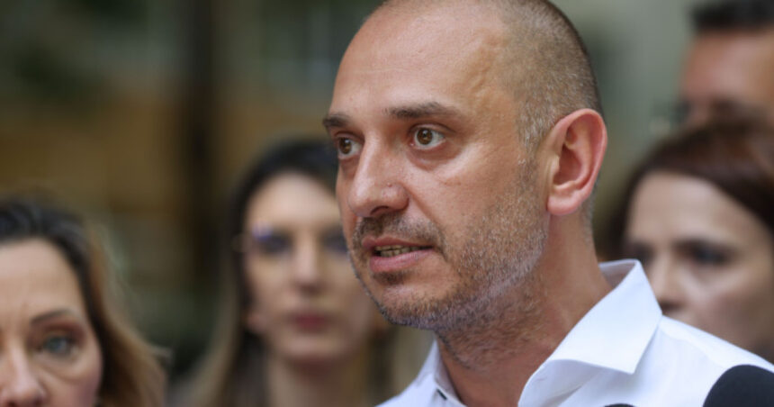 Radu Mihaiu, indignat de „mesajul dur” transmis de sindicatele ASF, ANCOM și ANRE: Salariile lor sunt scandaloase, o insultă pentru români. 1 radu mihaiu revoltat de scrisoarea tragica de la sindicatele asf ancom si anre au salarii obscene un afront la adresa romanilor 68ade2501a66e