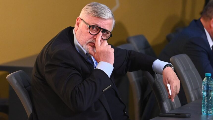 Conflict în Superligă! Gino Iorgulescu: "Nu voi intra în jocul lui Șucu! Cunoaște atât de bine fotbalul încât se teme de Edjouma" 1 razboi in superliga gino iorgulescu nu ma pun la mintea lui sucu se pricepe atat de mult la fotbal incat ii e frica de edjouma 6899b969b774e
