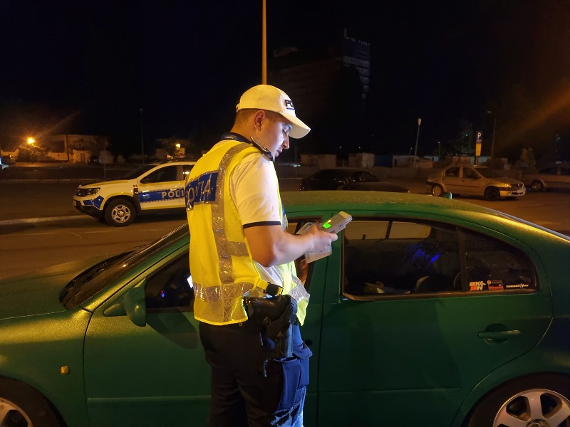 Operațiune în Constanța: Numeroși conducători auto, depistați sub influența alcoolului și fără autorizație de circulație 1 razie in constanta mai multi soferi au fost prinsi beti si fara permise auto 68a8807f660b5
