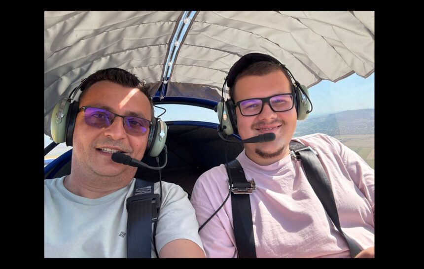Aeroportul Tuzla îi spune adio lui Vlad Zgardău, un tânăr talentat îndrăgostit de aviație 1 reprezentantii aeroportului tuzla isi iau ramas bun de la vlad zgardau unul dintre primii elevi pasionati de zbor 6898a3cab4d5a