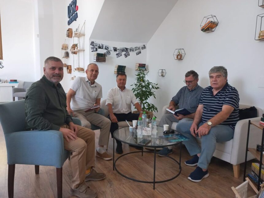 Sindicatelor și rezerviștilor s-au adunat astăzi pentru un dialog crucial cu senatorul Remus Negoi, liderul USR Constanța. Ce subiecte au fost abordate? 1 reprezentantii sindicatelor si organizatiilor de rezervisti s au intalnit astazi cupresedintele organizatiei judetene a usr constanta senatorul remus negoi ce au discutat 68a2fb1d68dfa