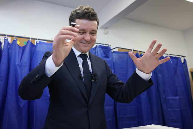 România și Nicușor Dan: Un ghid pentru guvernele centriste în combaterea populismului - Fă-ți datoria, respectă și alege tăcerea strategică - Punct de vedere FT 1 romania cu nicusor dan da lectii guvernelor centriste despre cum sa tii populistii la distanta fa ti treaba arata respect si nu uita sa taci strategic opinie ft 6890bd7a18963