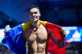 romanii alaturi de david popovici ce a simtit camelia potec in timpul campionatului mondial de natatie din singapore 688f491553add