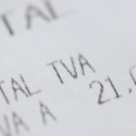 Românii s-au confruntat cu creșterea TVA-ului la 21% începând din iulie, nu din august, pentru diverse servicii. Care sunt explicațiile acestei situații? 3 romanii au primit facturi cu tva majorat la 21 din iulie in loc de august pentru mai multe servicii cum se explica situatia 68a8618c1246e