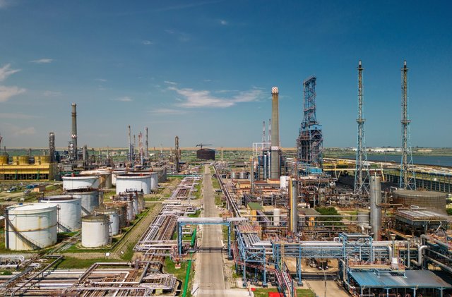 Rompetrol Rafinare reduce cu o treime deficitul financiar! 1 rompetrol rafinare si a micsorat cu o treime pierderile 689e0531b7dc9