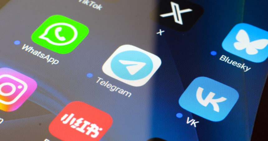 Rusia limitează comunicarea pe WhatsApp și Telegram: Motivele din spatele acestei măsuri controversate 1 rusia a interzis partial apelurile prin whatsapp si telegram cum isi justifica autoritatile decizia 689cb6095a554