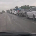 Rușii formează cozi interminabile pentru a achiziționa combustibil. Ce factori au dus la această criză? 2 rusii stau la cozi kilometrice pentru a putea cumpara benzina cum s a ajuns in aceasta situatie 68a7220aa641a
