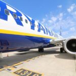 Ryanair își răsplătește echipa: salarii mai mari pentru cei care gestionează bagajele de mână supradimensionate. Un mesaj important pentru pasageri! 2 ryanair a decis da bani mai multi angajatilor care prind bagaje de mana prea mari mesaj catre calatori 68b16ff67dd4f