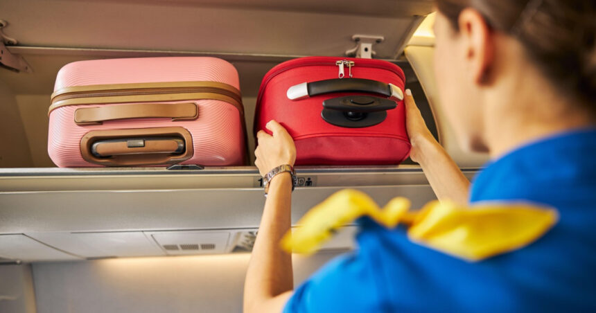 Ryanair recompensează angajații care identifică bagajele de mână necorespunzătoare cu un bonus de 2,5 euro pentru fiecare troler în exces. 1 ryanair isi plateste angajatii care depisteaza bagajele de mana neconforme bonus de 25 euro pentru fiecare troler supradimensionat 68b01242844db