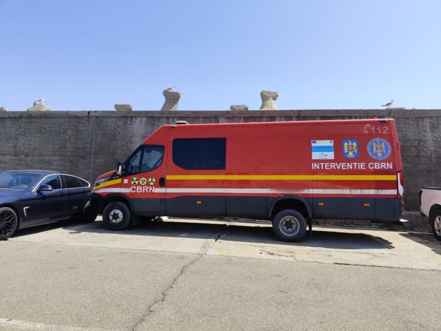 Eforturi remarcabile în Portul Constanța: O femeie de 80 de ani, recuperată din valurile mării de către localnici grijulii 1 salvare impresionanta in portul constanta o batrana de 80 de ani cazuta in apa scoasa din mare de cetateni 68a34f92d3f52