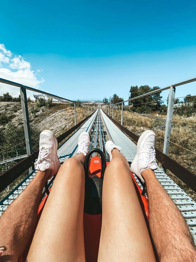 Distracție pe șine: O aventură de vară în stațiunea Parâng! 1 sanie pe sine proiect de turism estival in statiunea parang 68a703a06b9cb