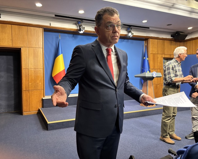 Controversă în jurul recrutării masive la stat: Șeful SGG avertizează – România se confruntă cu o situație delicată, 1.000 de candidaturi din partea USR! 1 scandal cu succesul de proportii al campaniei de angajari la stat seful sgg romania are o problema 1 000 de cv uri de la usr 68ac3b9f4fb25