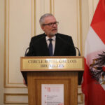 „Afacere de proporții la Viena: Ambasadorul Austriei la UE, Thomas Oberreiter, demisionează în urma unui scandal sexual” 2 scandal sexual la viena avandu l in centru pe ambasadorul austriei la uniunea europeana thomas oberreiter si a dat demisia 6891f88db96b1