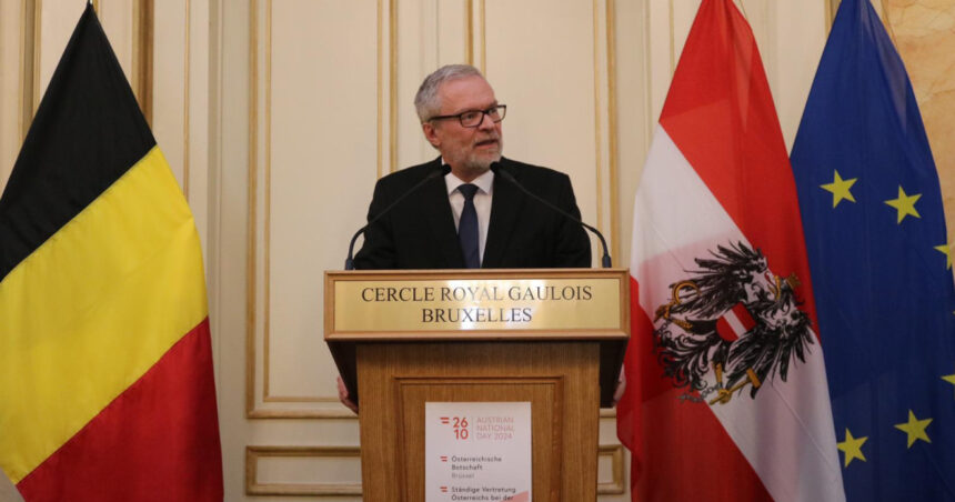 „Afacere de proporții la Viena: Ambasadorul Austriei la UE, Thomas Oberreiter, demisionează în urma unui scandal sexual” 1 scandal sexual la viena avandu l in centru pe ambasadorul austriei la uniunea europeana thomas oberreiter si a dat demisia 6891f88db96b1
