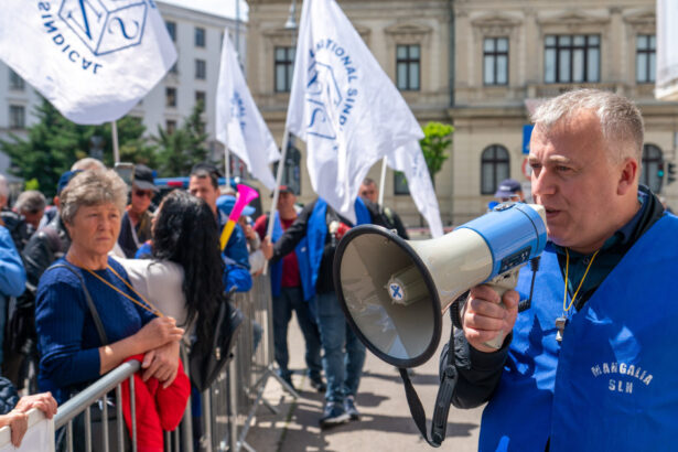 sindicatele pregatesc proteste impotriva masurilor fiscale si strang semnaturi pentru greva generala 6891f8903f019