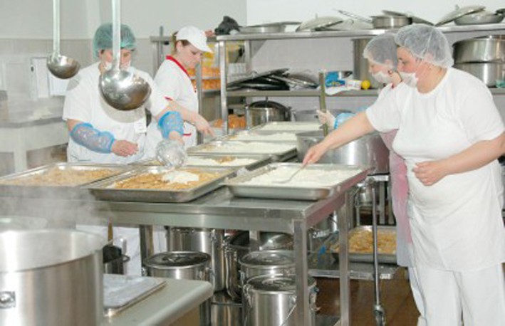 Arimex Comexim 2000 SRL onorează tradiția: un festin dedicat Adormirii Maicii Domnului pentru pacienții din Constanța 1 societatea arimex comexim 2000 srl respecta traditia meniu special de adormirea maicii domnului pentru pacientii din constanta 689de2f8c801b
