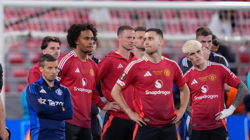 Vedeta de la Manchester United se pregătește să îmbrace culorile unei competitoare din Premier League 1 starul lui manchester united e gata sa plece la o rivala din premier league 688dc656660ae