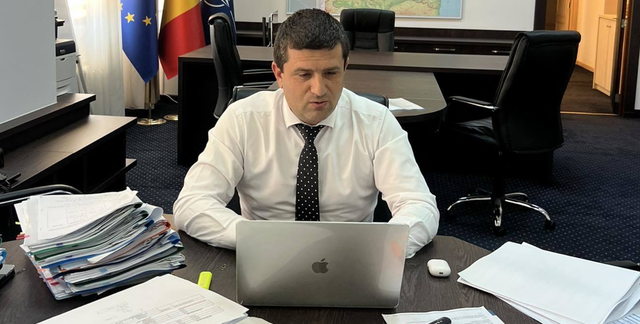 Val de interes în rândul candidaților pentru locuri la stat: Peste 600 de aplicații primite în doar 24 de ore după chemarea ministrului Economiei la recrutări în instituțiile guvernamentale. "Intrarea rămâne liberă"! 1 succes de proportii al campaniei de angajari la stat peste 600 de cv uri in 24 de ore dupa apelul ministrului economiei pentru recrutari in companiile guvernului usa ramane deschisa 68a84ef66bbfb