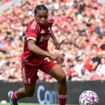 Liverpool în pragul unei revoluții: Arne Slot investește peste 200 de milioane de euro, dar ar putea opta pentru un atacant de doar 16 ani! Premier League, disponibil pe VOYO. 3 surpriza la liverpool arne slot a cheltuit peste 200 milioane e in mercato dar ar putea miza pe un atacant de 16 ani premier league exclusiv pe voyo 689d9170e6149