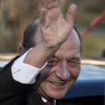 SURSE: Traian Băsescu reînvie privilegiile de altădată, obținând din nou o locuință de la stat. 3 surse traian basescu primeste din nou locuinta de la stat fostul presedinte a cerut inapoi privilegiile 6894acf86bca8