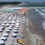 "Verificări masive în sectorul HoReCa: Mii de nereguli descoperite în construcțiile fără autorizație de securitate la incendiu" 3 sute de controale la agentii economici din domeniul horeca de la inceputul sezonului zeci de constructii fara autorizatie de securitate la incendiu 68a472ba0edcb