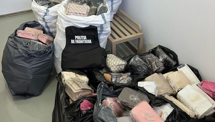 Captură impresionantă la Mangalia: Poliția de frontieră descoperă sute de genți suspecte de contrafacere! 1 sute de genti susceptibile a fi contrafacute confiscate de politistii de frontiera la mangalia 689db4fb22dbc