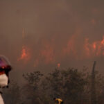 Mii de oameni au fost salvați din nord-vestul Turciei, în timp ce peste 700 de pompieri se confruntă cu incendiile devastatoare de vegetație. 3 sute de persoane au fost evacuate in nord vestul turciei din cauza incendiilor de vegetatie si peste 700 de pompieri lupta cu flacarile 689a23f1de89c