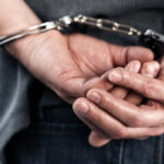 Tânărul agresor care a atacat un livrator asiatic și a rostit insulte rasiste a fost reținut timp de 30 de zile 3 tanarul care a lovit cu pumnul un livrator asiatic de mancare si i a spus du te inapoi in tara ta a fost arestat pentru 30 de zile 68af4339d511f