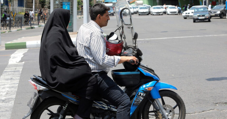 Un pas îndrăzneț: țara în care motocicletele sunt rezervate bărbaților pregătește o reformă revoluționară pentru femei 1 tara care permite doar barbatilor sa conduca motociclete pregateste o lege istorica pentru femei 68b03619a3211