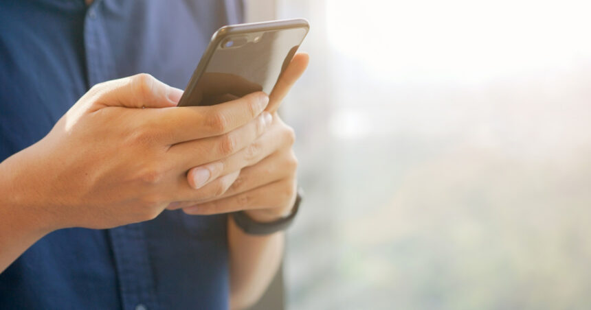 Începând din septembrie, telefoanele din Rusia vor fi dotate cu o aplicație de mesagerie sub controlul autorităților. 1 telefoanele vandute in rusia din septembrie vor avea instalata obligatoriu o aplicatie de mesagerie controlata de guvern 68a6fb31818d1