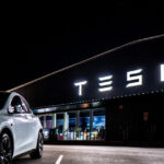 Tesla, găsită parțial responsabilă pentru un accident tragic. Autovehiculul activa sistemul de conducere autonom. Ce compensații va achita compania lui Musk? 3 tesla considerata partial vinovata pentru un accident fatal masina folosise pilotul automat ce daune va plati firma lui musk 688e11bff2f6c