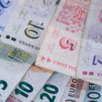 Magazinelor din Bulgaria le apar prețurile în leva și euro, începând de astăzi! 3 toate magazinele din bulgaria vor afisa incepand de astazi preturile atat in leva cat si in euro 6895c5f437913