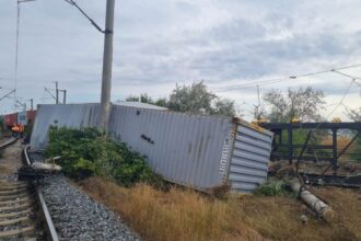 traficul feroviar a fost oprit zeci de minute intre constanta si mangalia dupa deraierea unor vagoane de marfa 688c5fac61b53