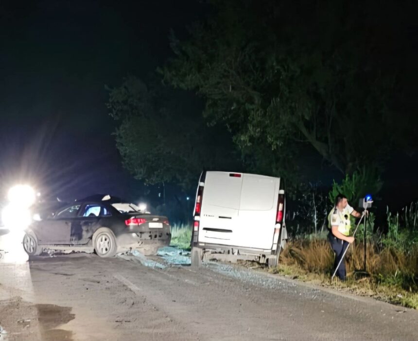 Accident devastator în Tulcea: Coliziune violentă între un Audi A4 și o dubă la Agighiol! 1 tragedie in judetul tulcea la agighiol un audi a4 si o duba s au ciocnit violent 68997e4097743