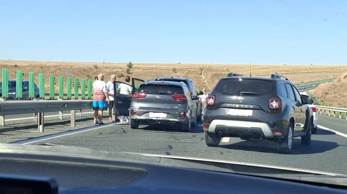 Trei mașini s-au ciocnit pe Autostrada Soarelui din județul Constanța 1 trei autoturisme implicate intr un accident pe autostrada soarelui in judetul constanta 68a19c2d0b8e6