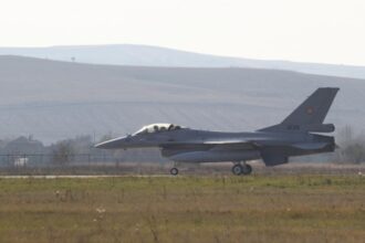 trei avioane f 16 ajung la baza de la mihail kogalniceanu 68b081502d369