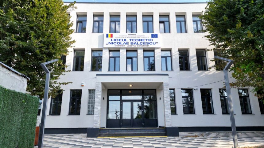„Trei dascăli de la Liceul Teoretic Nicolae Bălcescu din Medgidia explorează sănătatea mentală și fizică în natură, printr-o experiență Erasmus+ în Barcelona” 1 trei profesori de la liceul teoretic nicolae balcescu din medgidia formare erasmus in barcelona pe tema sanatatii mentale si fizice in natura 68904a52966db