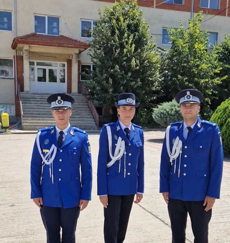 Trei tineri ofițeri își lancează carierele în rândurile Jandarmeriei din Constanța 1 trei tineri ofiteri incep cariera la jandarmeria din constanta 689b355a51535