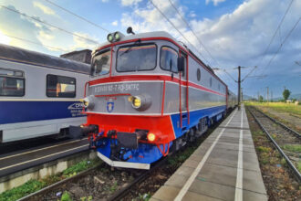 tren versus avion care este varianta mai ieftina pentru deplasarea in tara si in strainatate 68aaacf1ce399