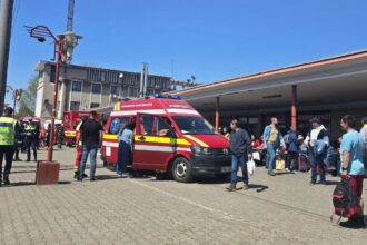 trenurile pe distanta constanta mangalia oprite temporar dupa ce doua vagoane au deraiat la agigea ce spun reprezentantii cfr sa 688c4ed970fdf
